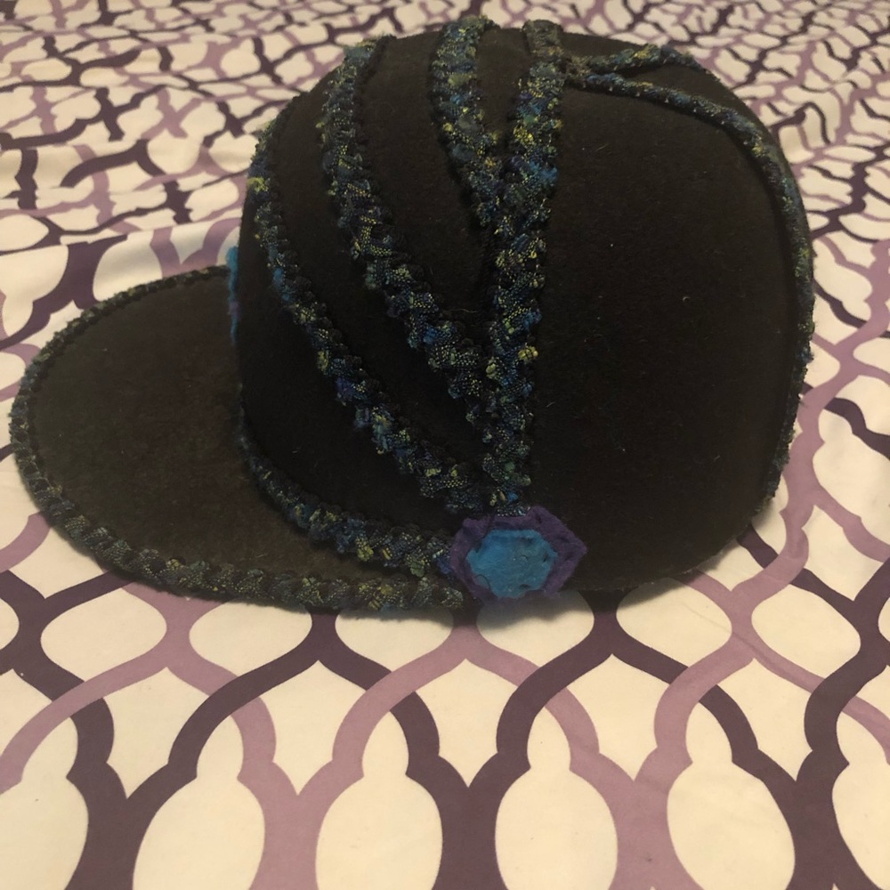 Hand made hat. - Picture 2 of 6